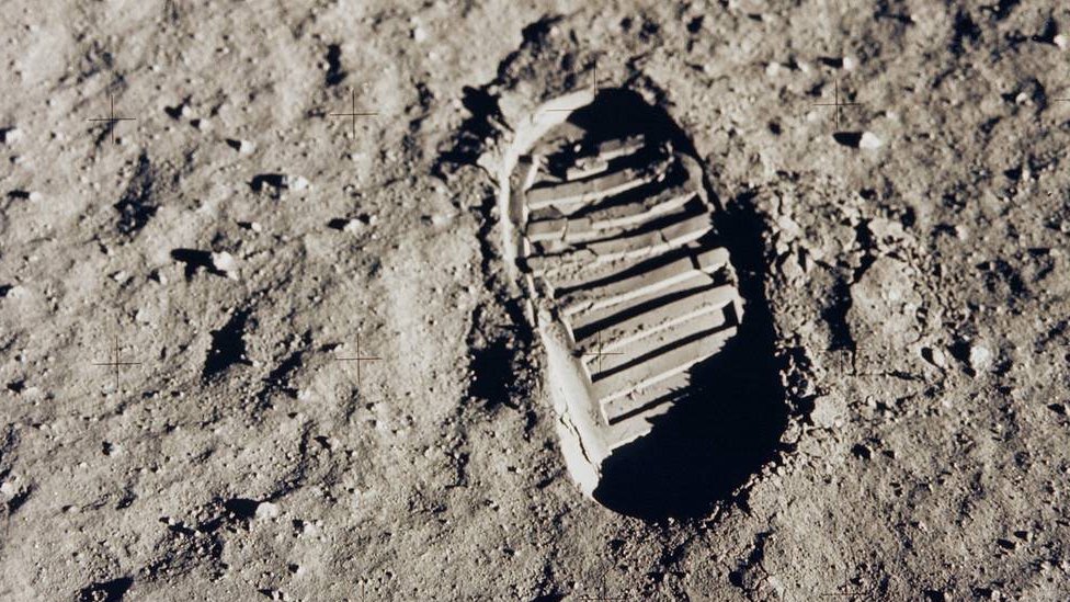 Huella de la bota de Aldrin en la superficie lunar