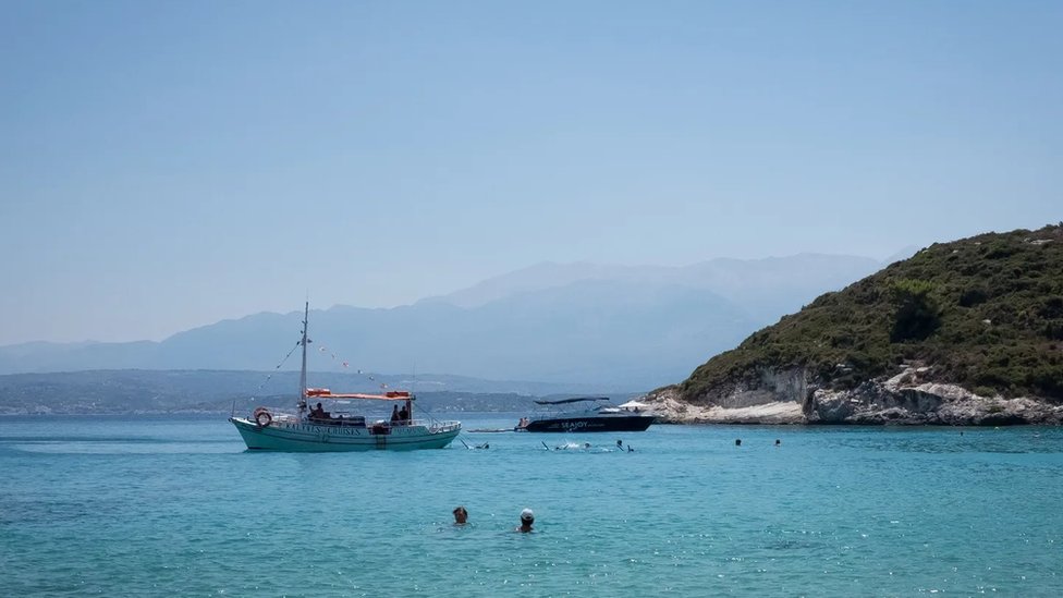 Praia na Grécia