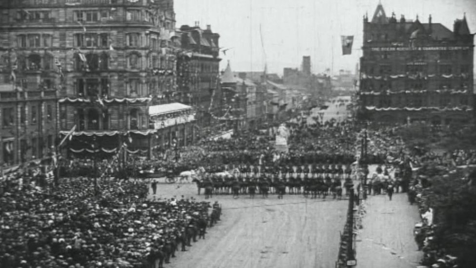 King George V visits Belfast to open the new NI Parliament