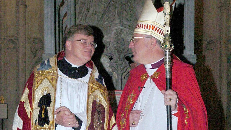 Доктор Джеффри Джон с епископом Праведным преподобным Кристофером Гербертом в 2004 году