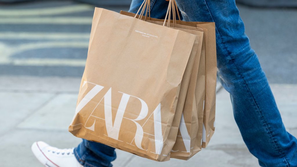 Zara starts charging shoppers for online returns - BBC News