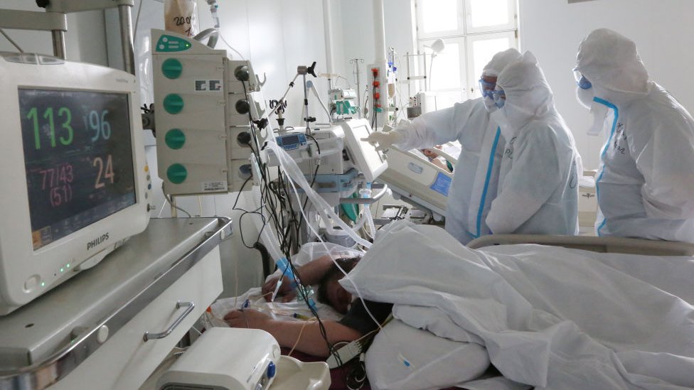 Unidad de cuidados intensivos en Moscú, Rusia.