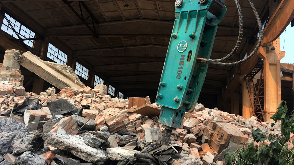 Ai Weiwei Beijing studio demolished 'without warning' - BBC News