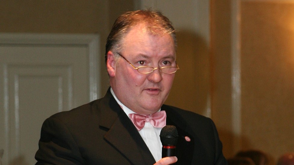 Ян Патерсон во время благотворительного бала по поводу рака груди в 2009 году