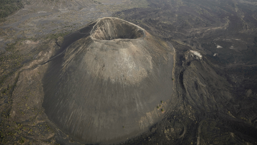 Cómo el artista mexicano Dr. Atl presenció y registró el extraordinario nacimiento del Paricutín, el volcán más joven de América - BBC News Mundo