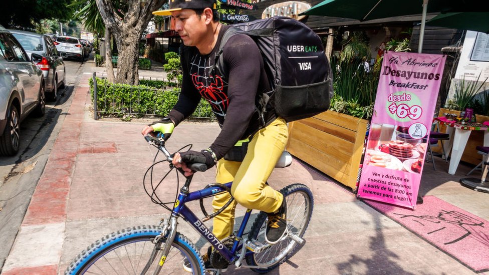 Repartidor de Uber Eats en Ciudad de México.