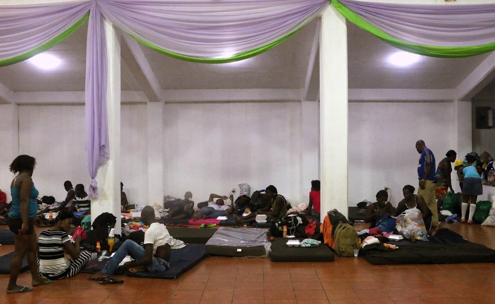 Por el istmo pasan cientos de migrantes centroamericanos y de otros países. Migrantes haitianos en un albergue en Coatzalcoalcos, México.