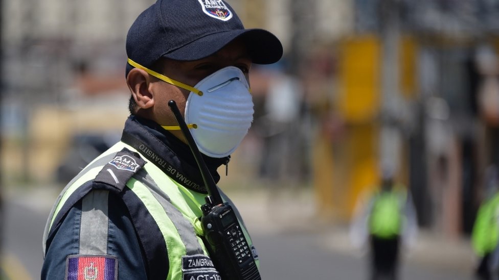Policía en Ecuador