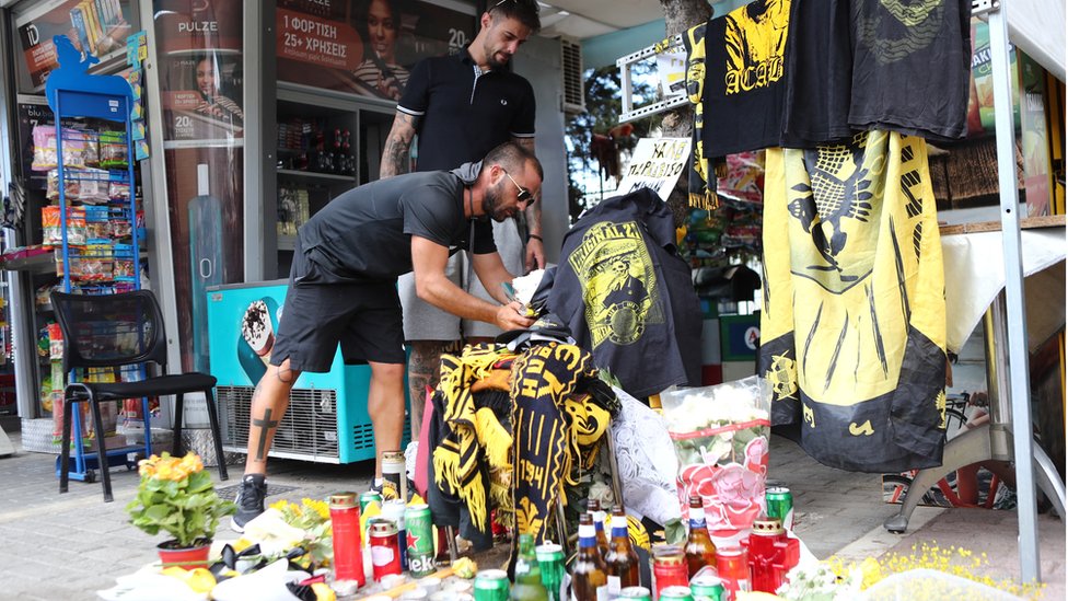 Fudbal i nasilje: Navijač atinskog AEK-a ubijen u tuči sa pristalicama zagrebačkog Dinama, smenjeno sedam zvaničnika grčke policije 6 AEK, atinski AEK