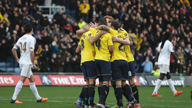 Oxford United 3-2 Swansea highlights