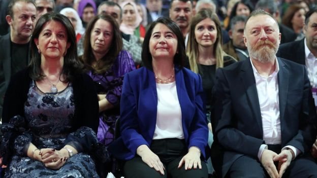 HDP'nin Eş Genel Başkanları Pervin Buldan (solda) ve Sezai Temelli ile Serpil Kemalbey (ortada)