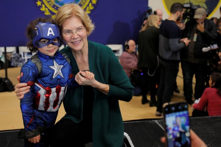 Demokrat Parti'nin aday adaylarından Elizabeth Warren, ABD'nin milyarderlerini en çok eleştiren isimlerden