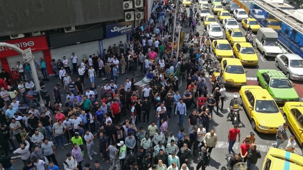 جانب من مظاهرة التجار وأصحاب المحلات في طهران