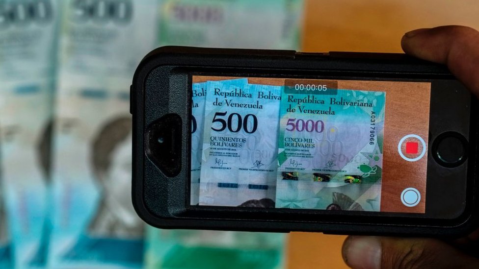Maduro anunció la creación de una criptomoneda llamada 'petro'. Billete