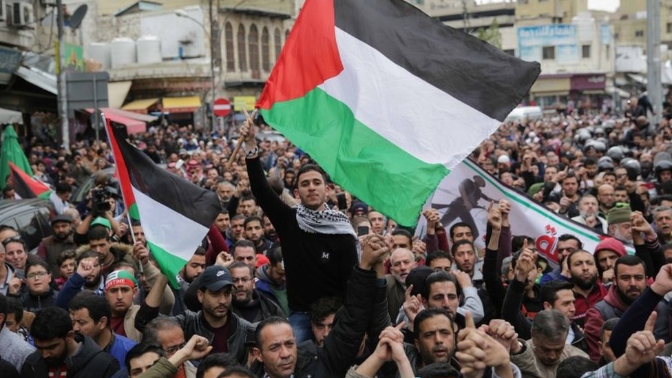 مظاهرة في العاصمة الأردنية عمان تأييدا للفلسطينيين.