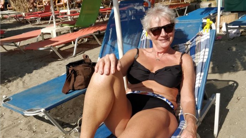 Grieve va a pasar el próximo mes en Creta escribiendo una novela de misterio. Karon Grieve