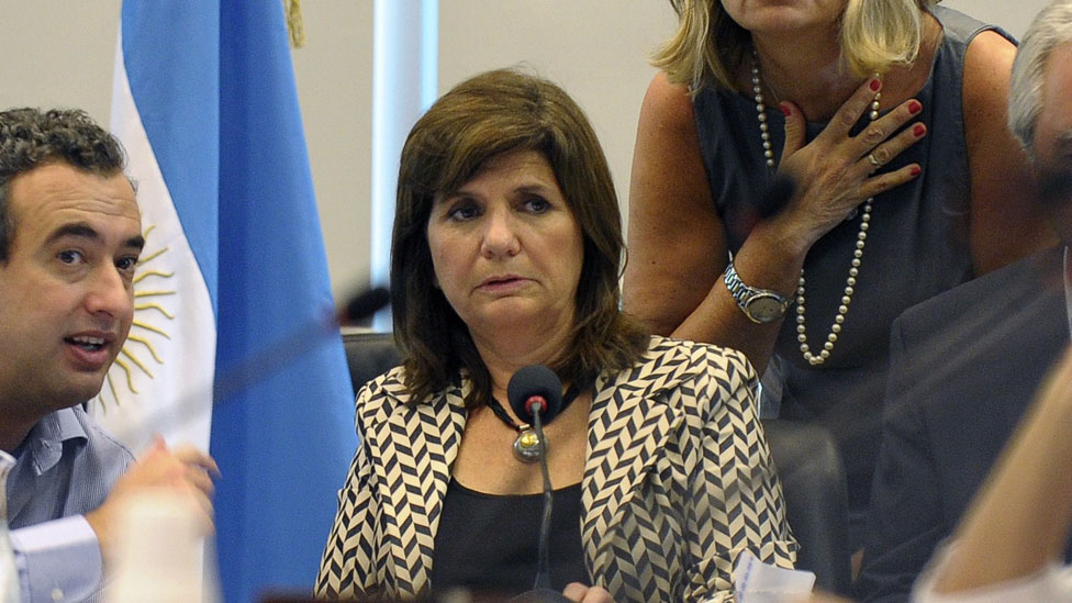 La ministra de Seguridad, Patricia Bullrich, está en el centro de las acusaciones por el accionar de Gendarmería pero apunta a quienes no colaboran con la investigación. Ministra de Seguridad, Patricia Bullrich
