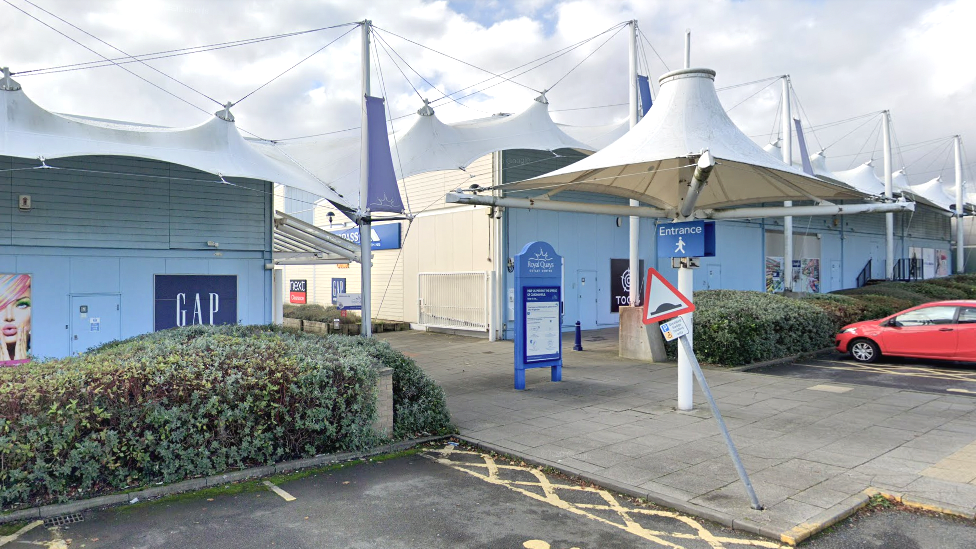 royal quays nike outlet