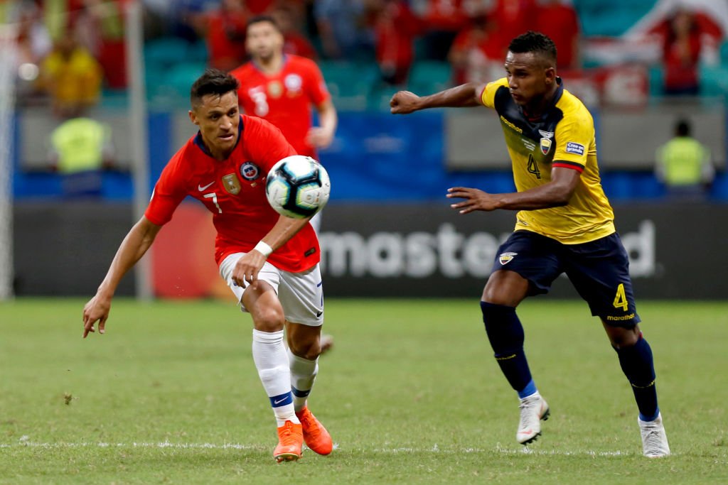 Antes de que la Roja se enfrentara a Ecuador, el viernes pasado, las autoridades chilenas hicieron un llamado a no encender las parrillas durante el partido debido a la mala calidad del aire. futbol chile ecuador