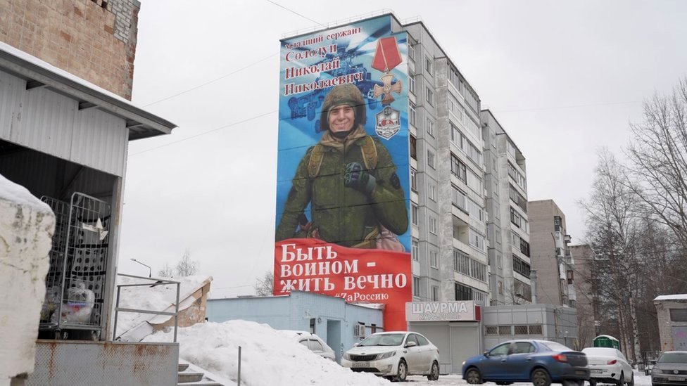 Mural patriotik di Arkhangelsk