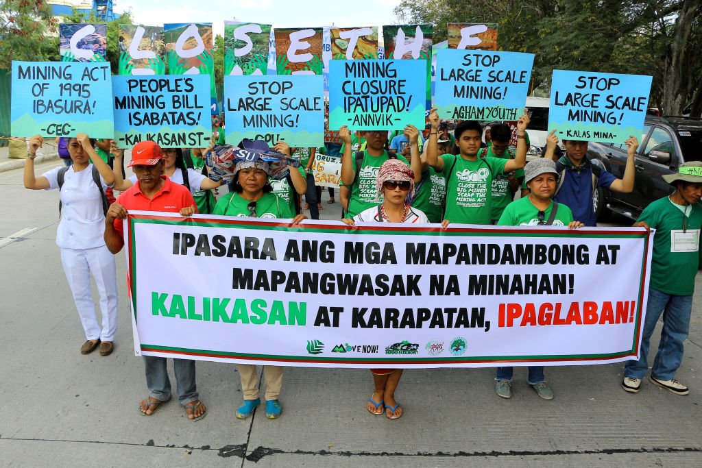 Activistas protestan en Filipinas contra la minería