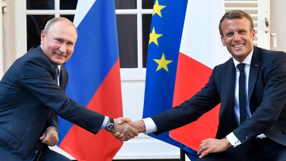 الرئيسان الفرنسي إيمانويل ماكرون والروسي فلاديمير بوتين