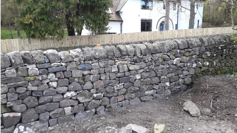Стена Drystone в Эдинбурге
