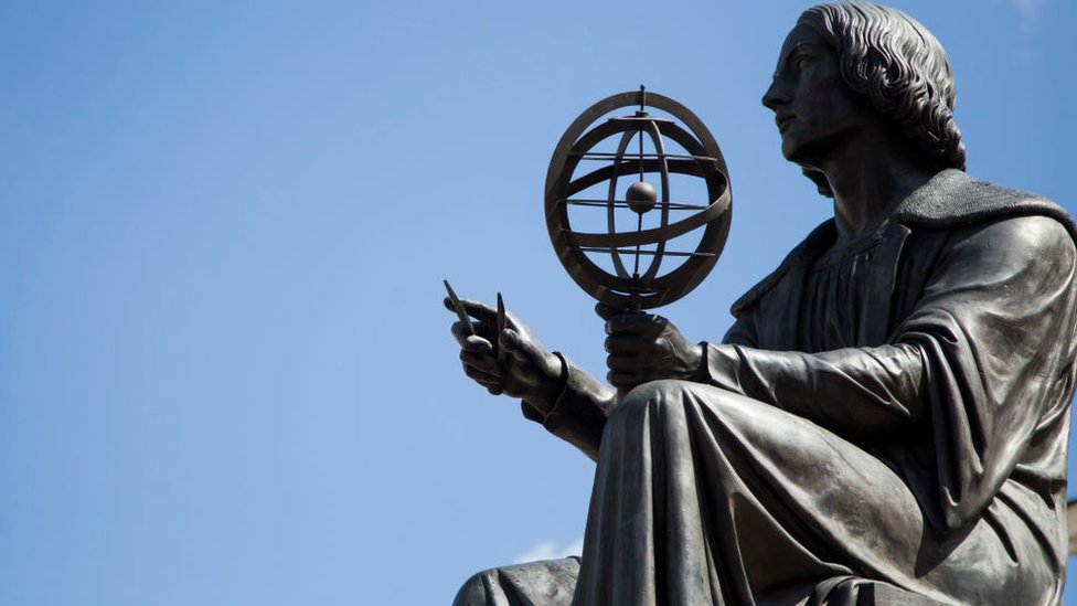 Spomenik Koperniku u Varšavi