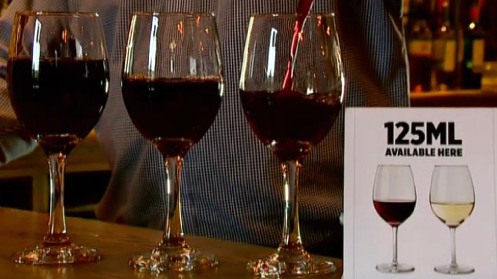 Is size important when it comes to wine glasses? - BBC News