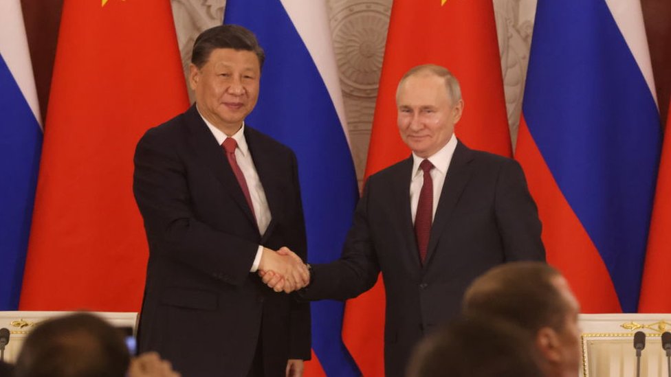 El presidente de China, Xi Jinping, con su par ruso, Vladimir Putin.