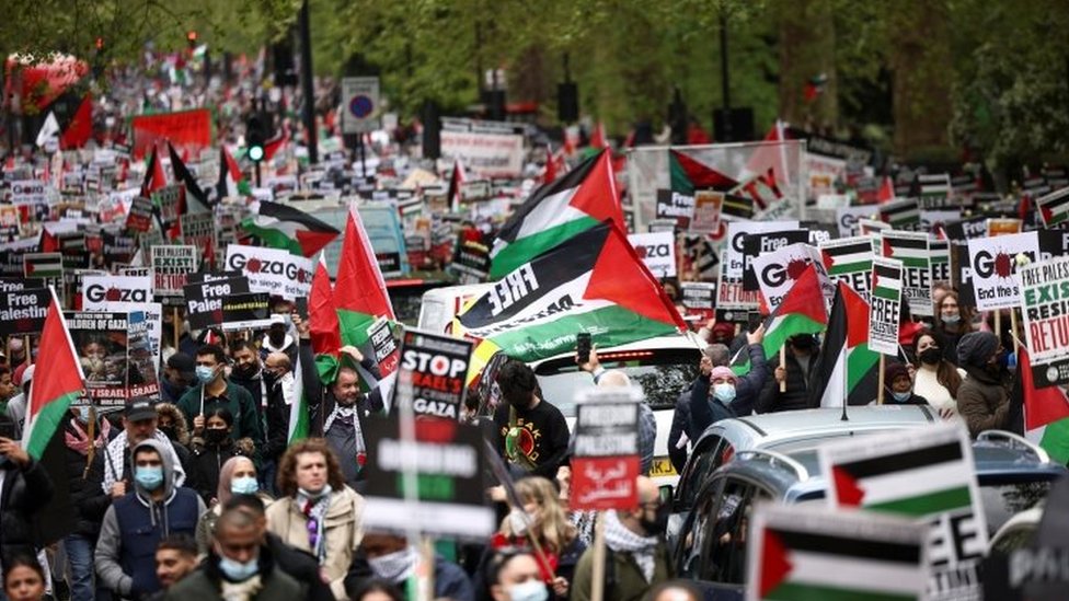 Unjuk rasa mendukung Palestina di London, Sabtu (15/05).