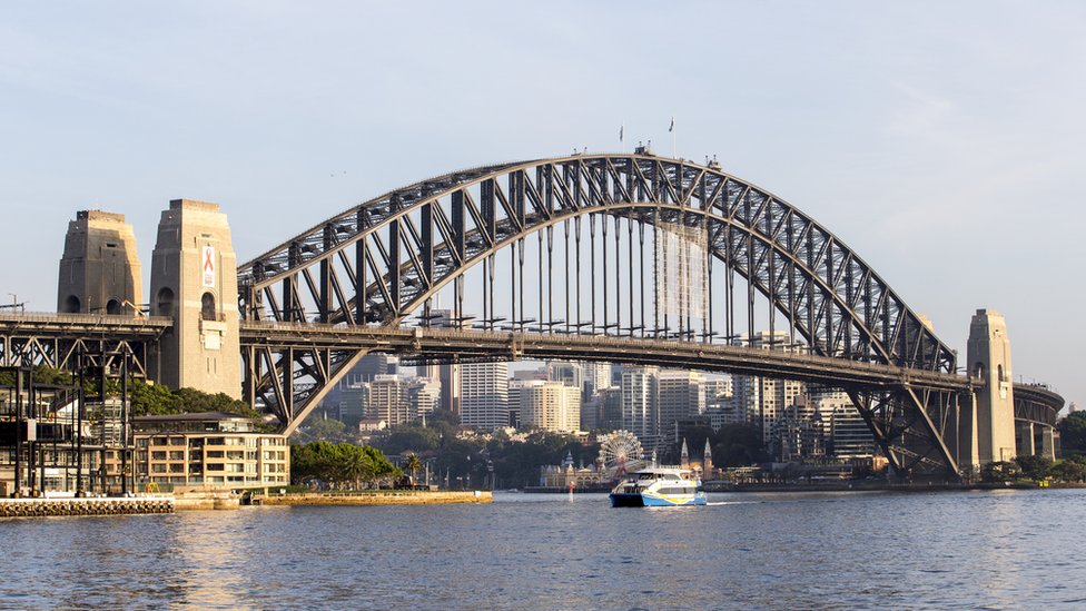 Aboriginal flag to permanently fly on Sydney Harbour Bridge