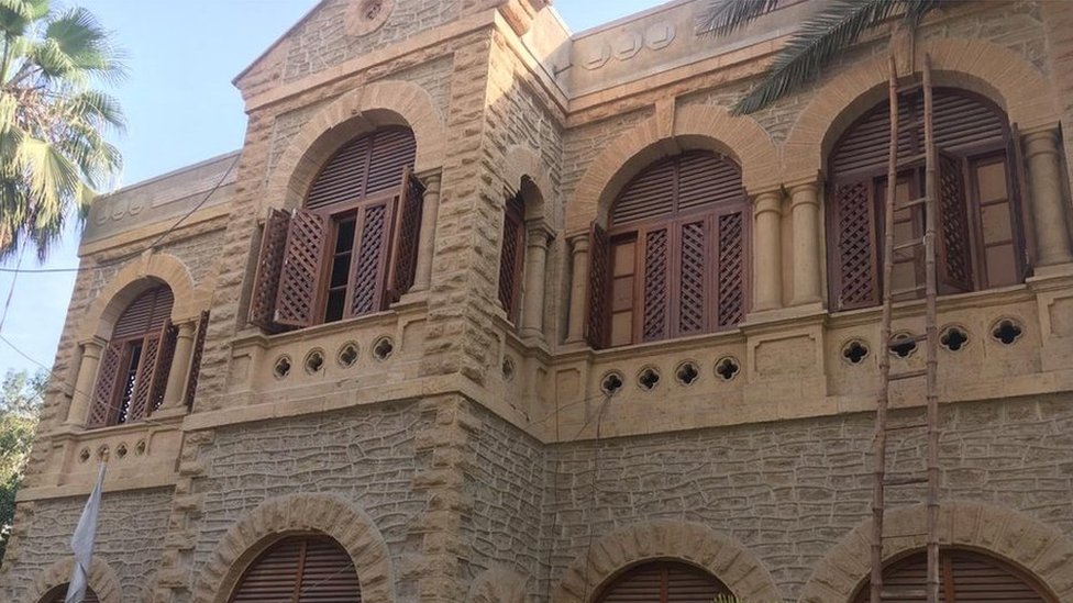 Karachi Press Club: Shock as authorities raid ‘island of freedom&