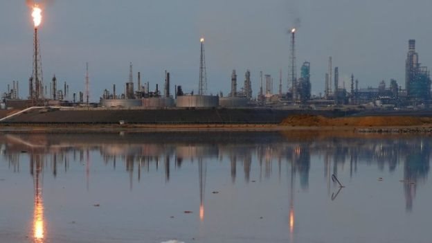 Perusahaan minyak negara PDVSA pernah menjadi sumber uang.
