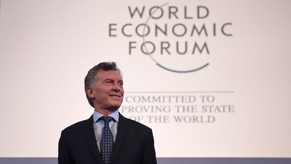 Mauricio Macri en un lugar que conoce bien: el llamado "mini Davos" con empresarios del mundo entero. Muchos argentinos desconfían de ese perfil suyo. Mauricio Macri en un lugar que conoce bien: el llamado "mini Davos" con empresarios del mundo entero. Muchos argentinos desconfían de ese perfil suyo.