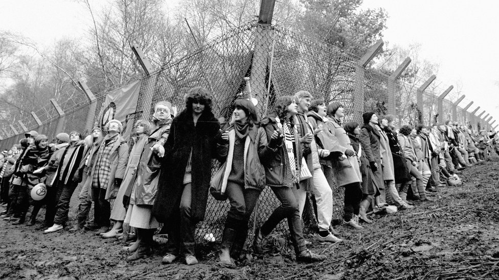 Тысячи женщин были вовлечены в лагерь мира Greenham Common за 19 лет его существования