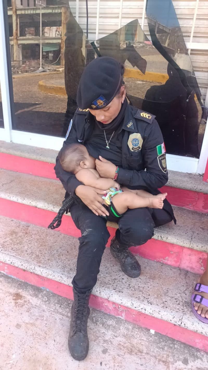 Policajka doji bebu