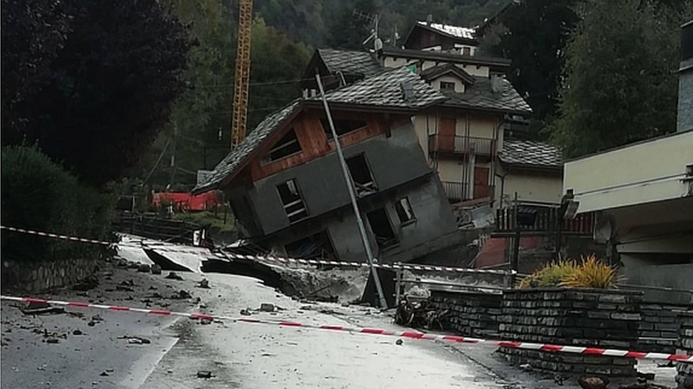 منزل متضرر في بيدمونت، شمالي إيطاليا