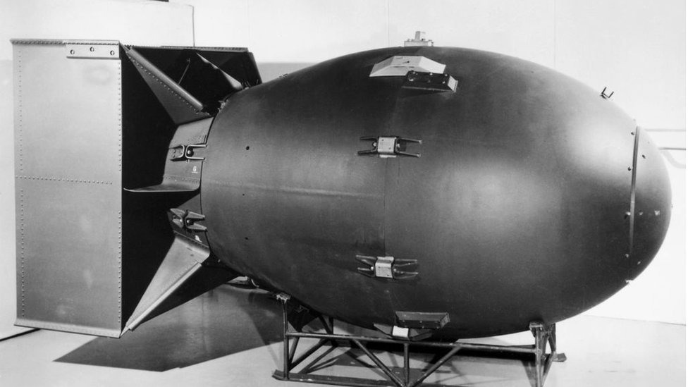 Picture of nuclear bomb Fat Man