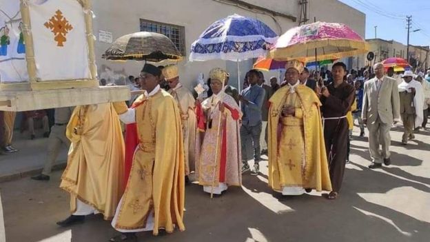 Клирики на праздновании 50-летия собора в Асмэре, Эритрея