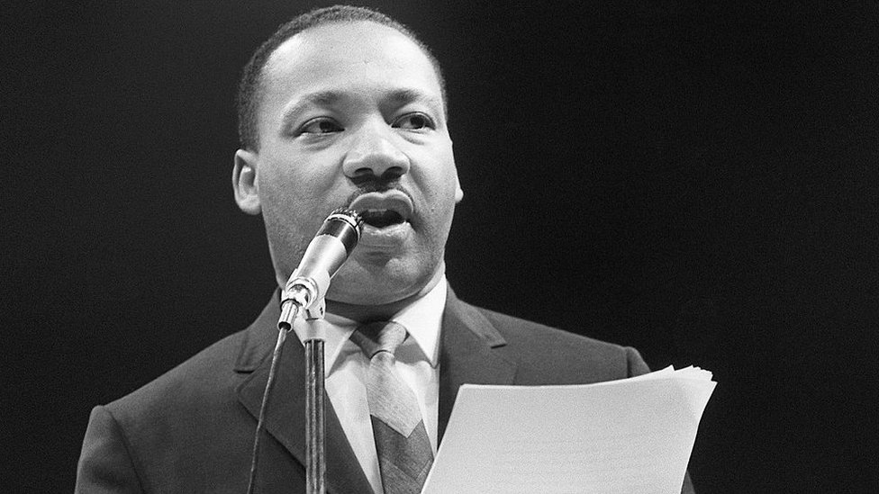 Martin King recibió el segundo nombre de Luther (Lutero) como un tributo que su padre quiso rendir a su tocayo del siglo XVI. Martin Luther King Jr