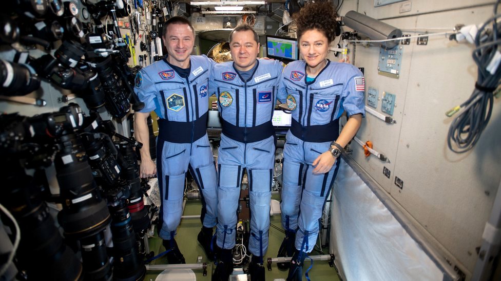 Трио на борту Международной космической станции (МКС)