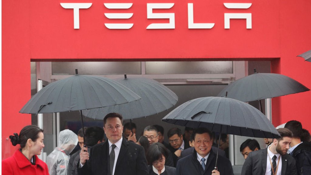 Chinese regulators throw spanner in Tesla's works