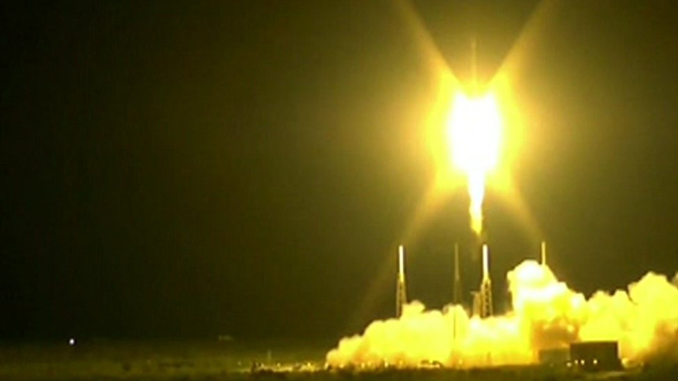 Onboard Camera Captures Spacex Rocket Landing Bbc News