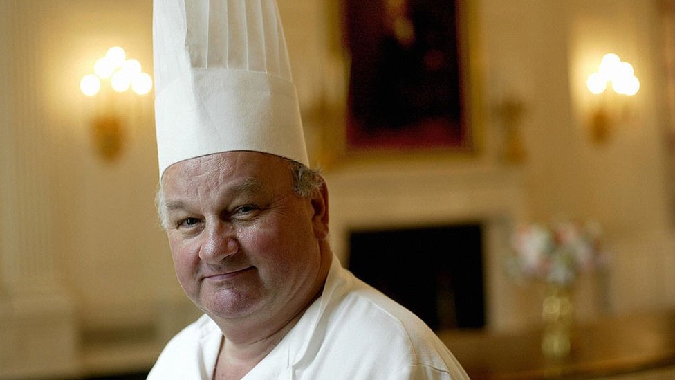 Roland Mesnier: Former White House pastry chef dies at 78