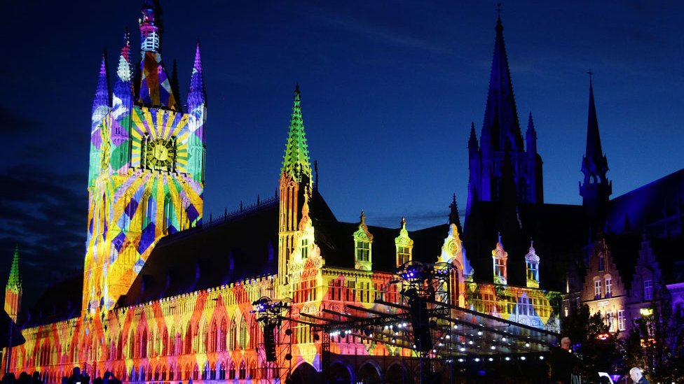 La ciudada belga de Ypres se vistió de luces para conmemorar la batalla de Passchendaele. Batalla.
