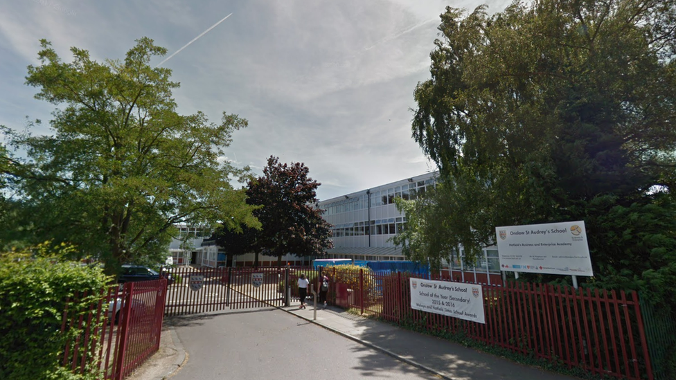 Hatfield school denies charging pupils for water - BBC News