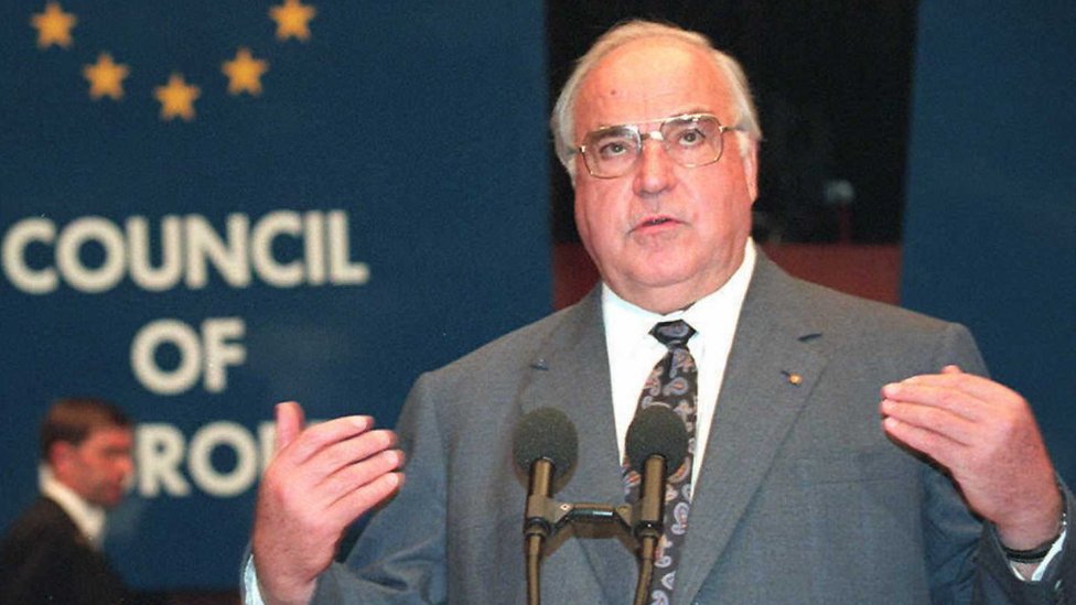 El gobierno del canciller alemán Helmut Kohl intentó impulsar la paz entre el ELN y el gobierno de Samper. Helmut Kohl.
