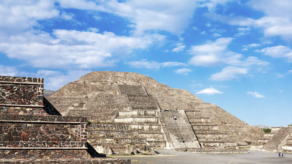 Teotihuacán: confirman la existencia de una cámara y un túnel bajo la  Pirámide de la Luna en México - BBC News Mundo