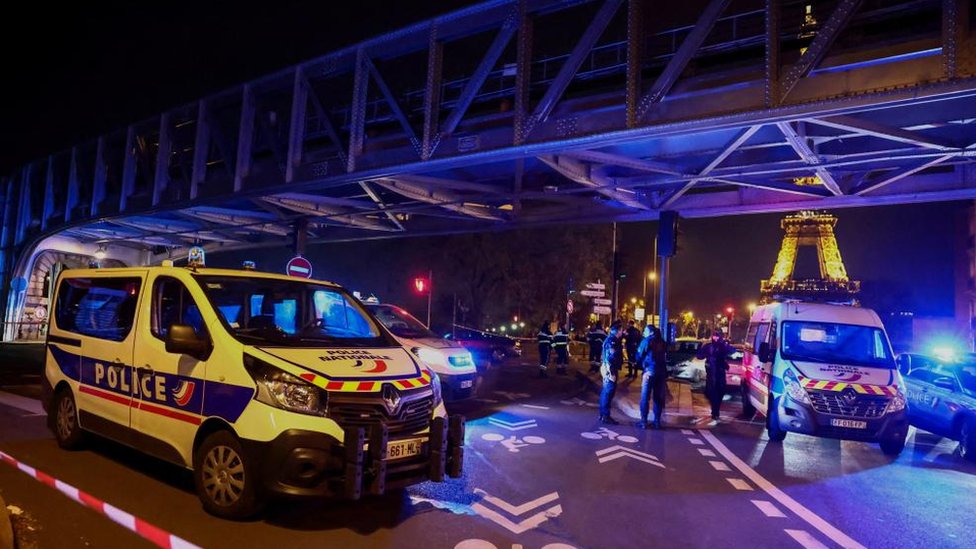 Paris attack near Eiffel Tower leaves one dead and two injured